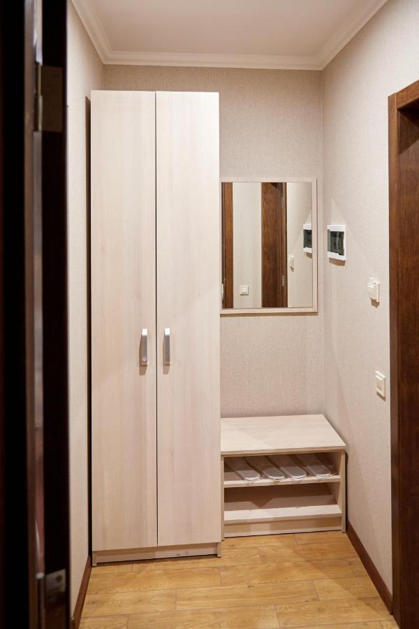Hotel Korona Mostyska Extérieur photo